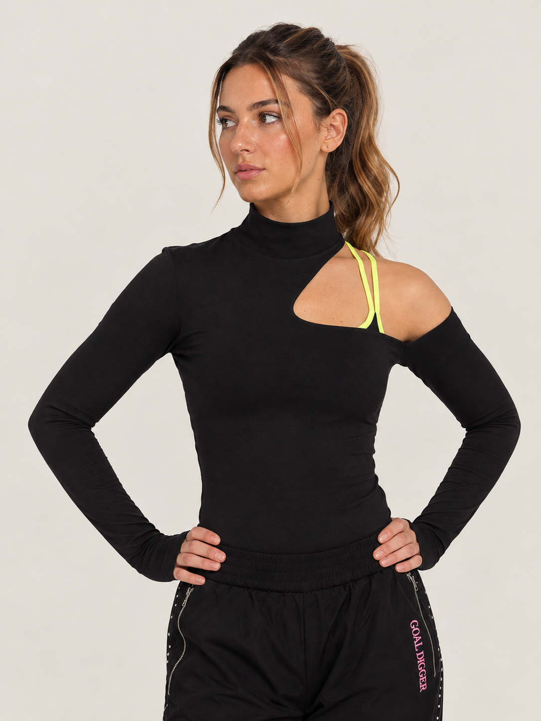 Yuna Cut Out Top